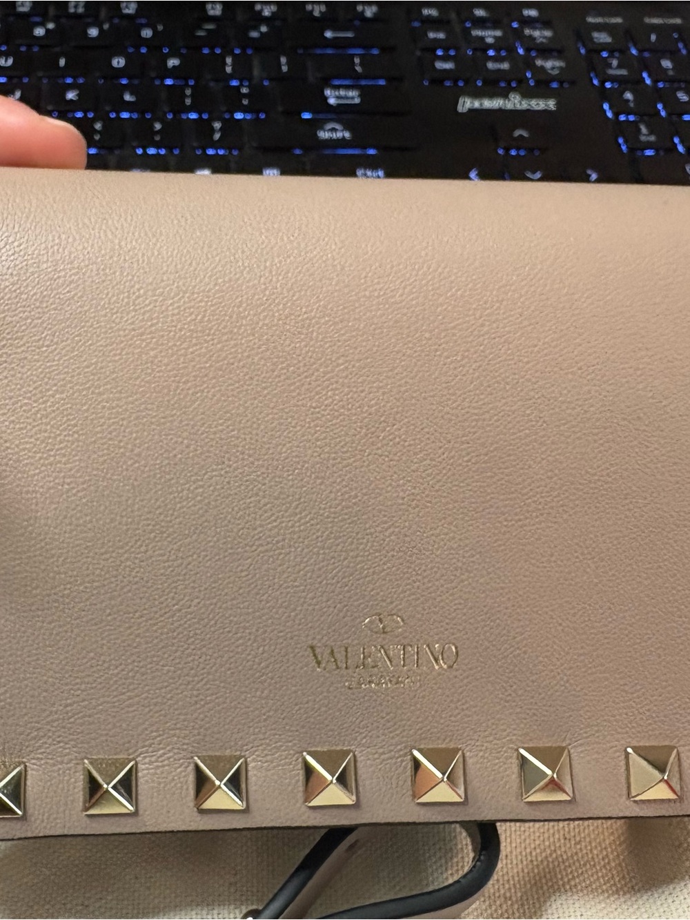 Valentino Rockstud Leather Clutch with removable strap - Picture 3 of 14